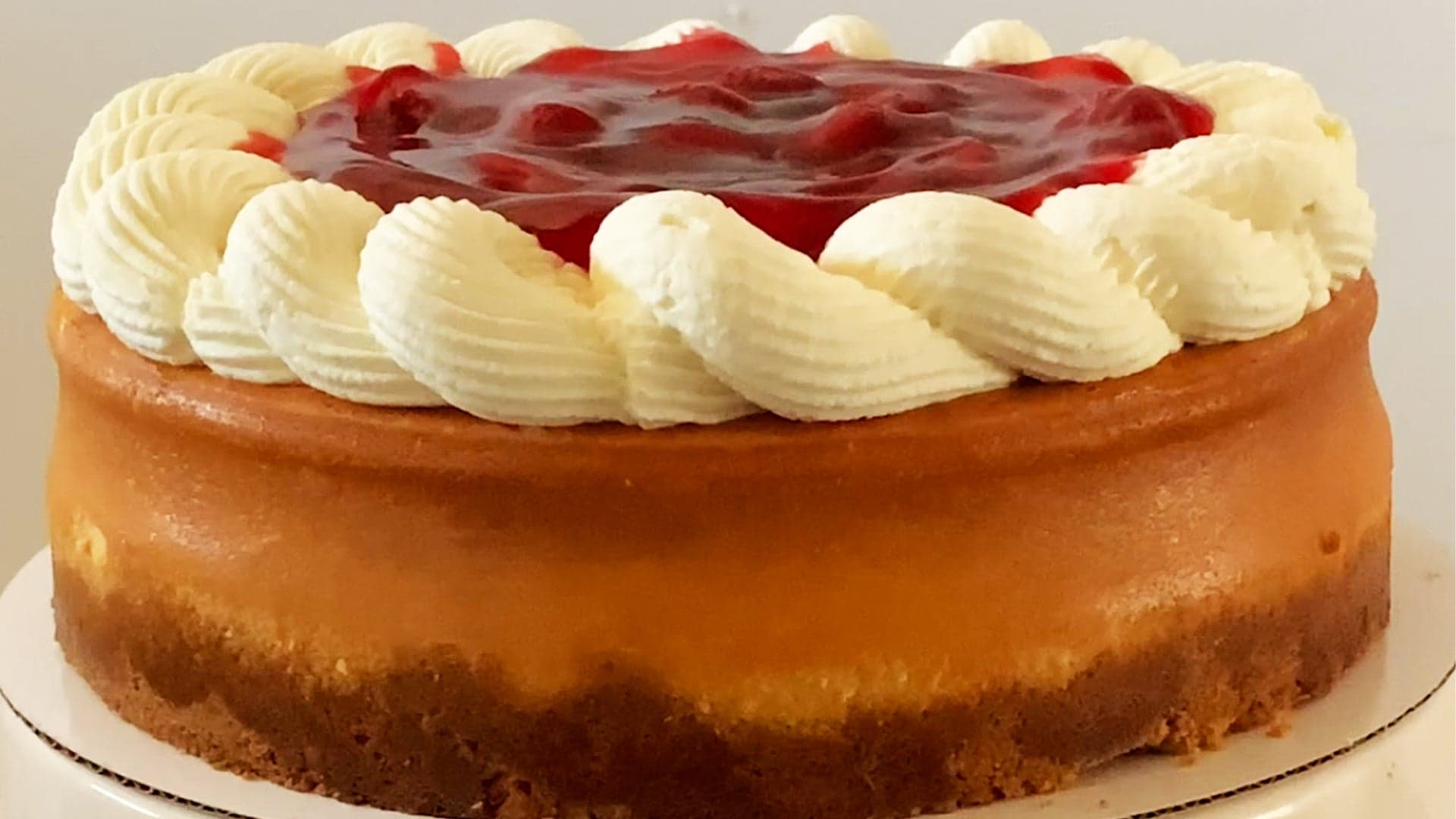 Tarta de queso con fresas, según la receta de Marta Flinn.