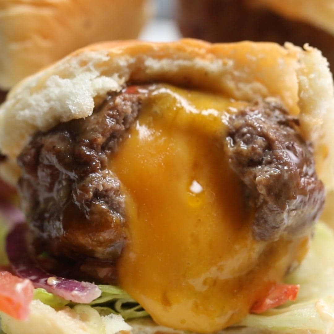 Ostefyldte burgerbomber